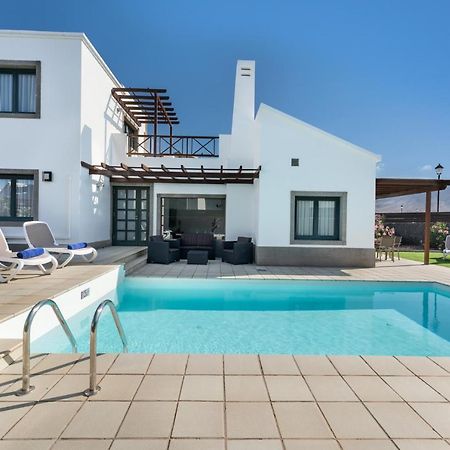 Villas Camelot By Escape Home Playa Blanca  Exterior photo