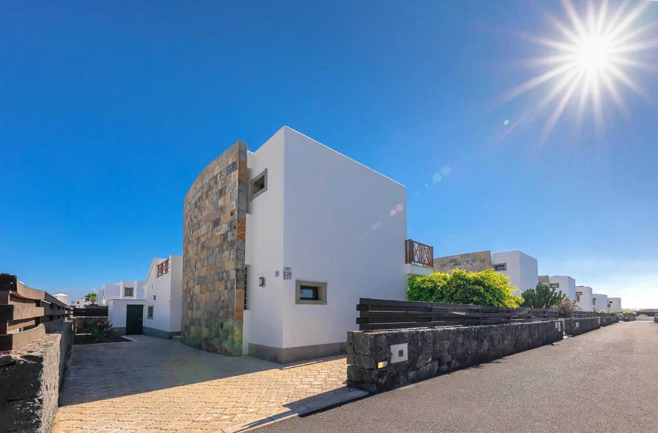Villas Camelot By Escape Home Playa Blanca  Exterior photo